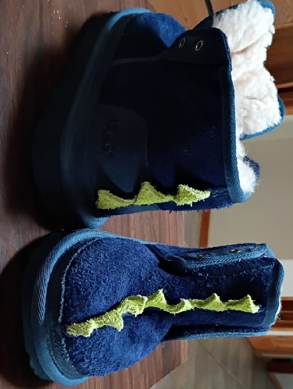 UGG Kids Navy Plush Slippers with Lime Trim and Cream Lining - Picture 6 of 9